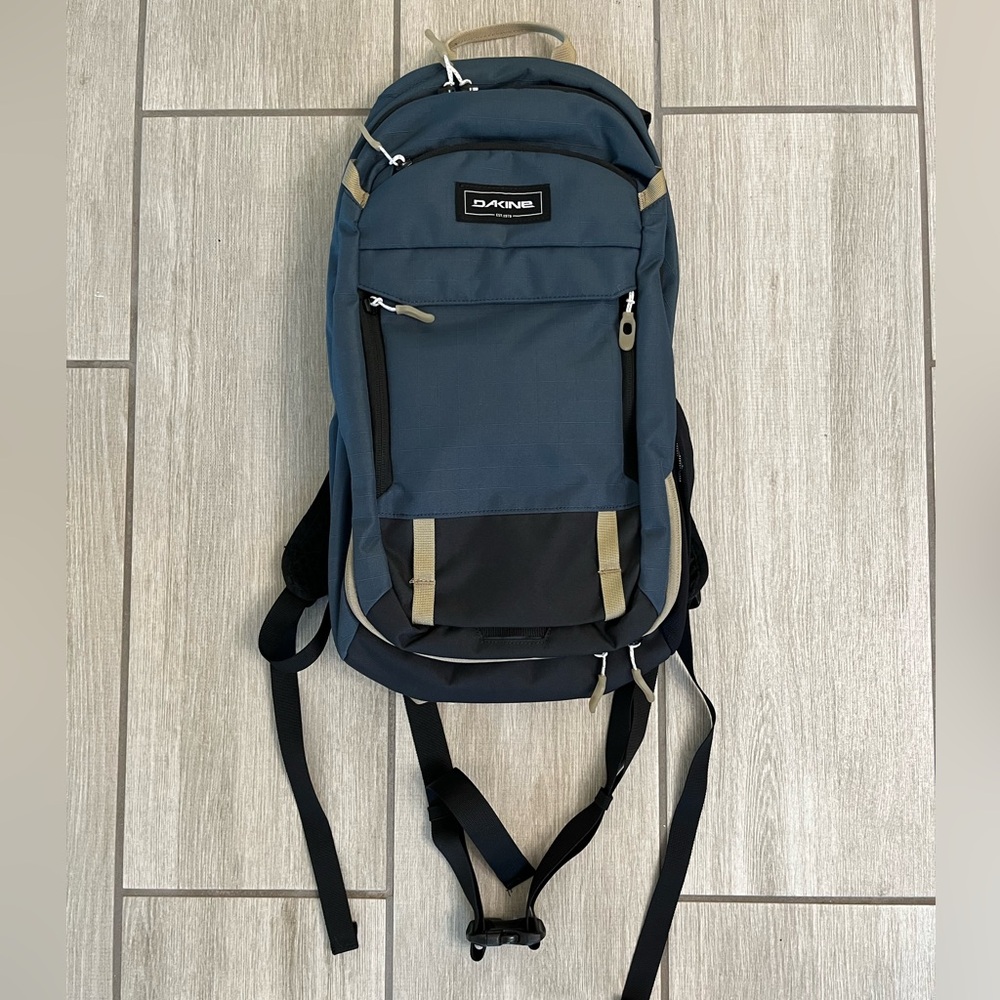Dakine Syncline 12 Pack